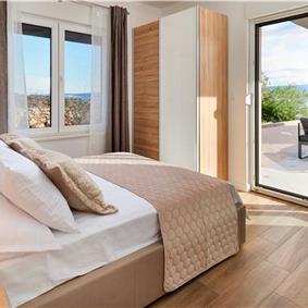 6 bedroom villa with heated pool near Omis, sleeps 12